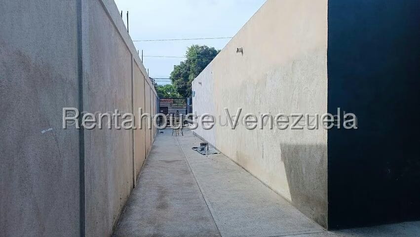 Comercial (Local Comercial) en Alquiler en Zona Este, Lara - 9