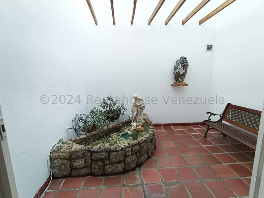 Casa (Multipes Niveles) en Venta en Los Naranjos del Cafetal, Distrito Metropolitano - 25