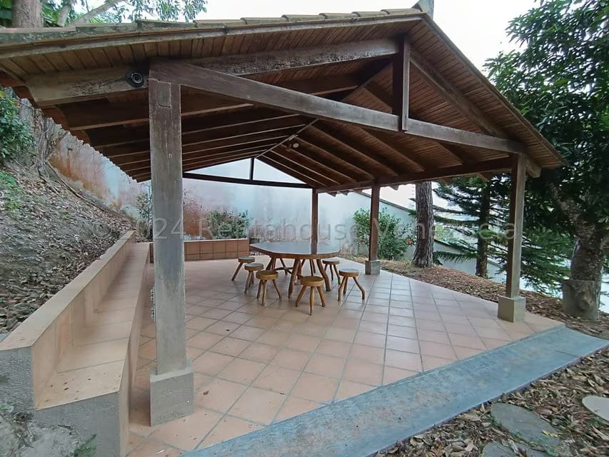 Casa (Multipes Niveles) en Venta en Los Naranjos del Cafetal, Distrito Metropolitano - 48