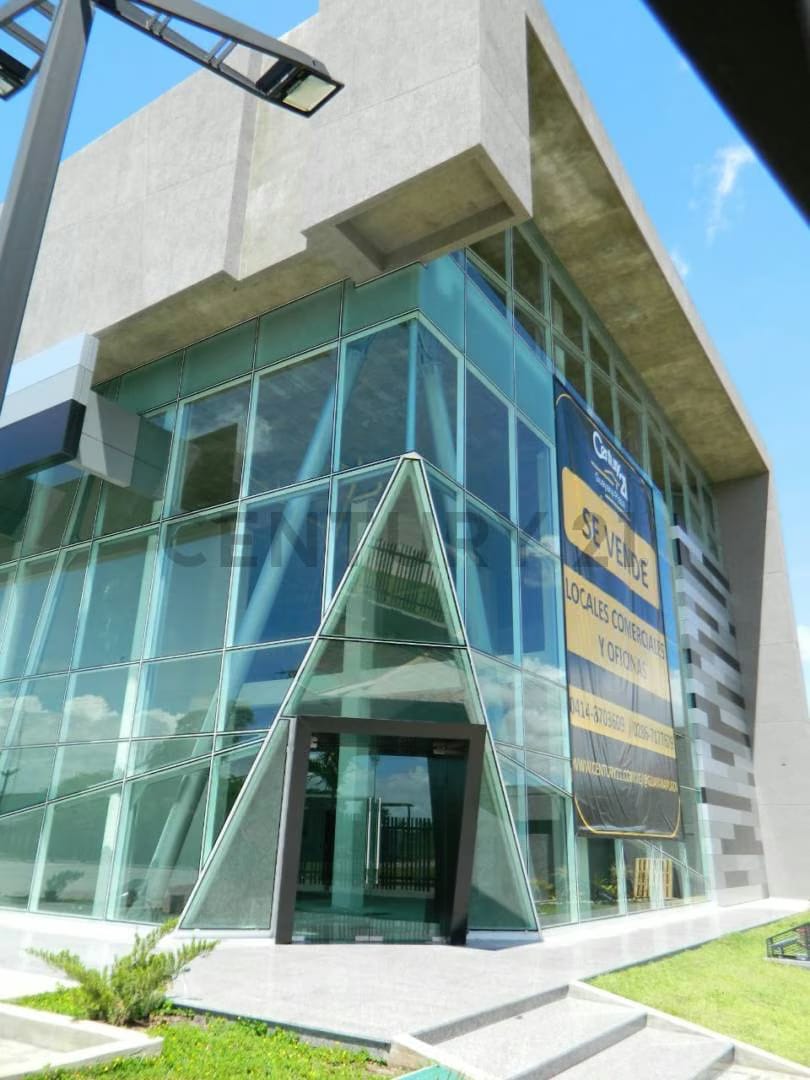 CENTRO COMERCIAL EN VENTA C.C Suata, Unare II Calle Neveri - 14