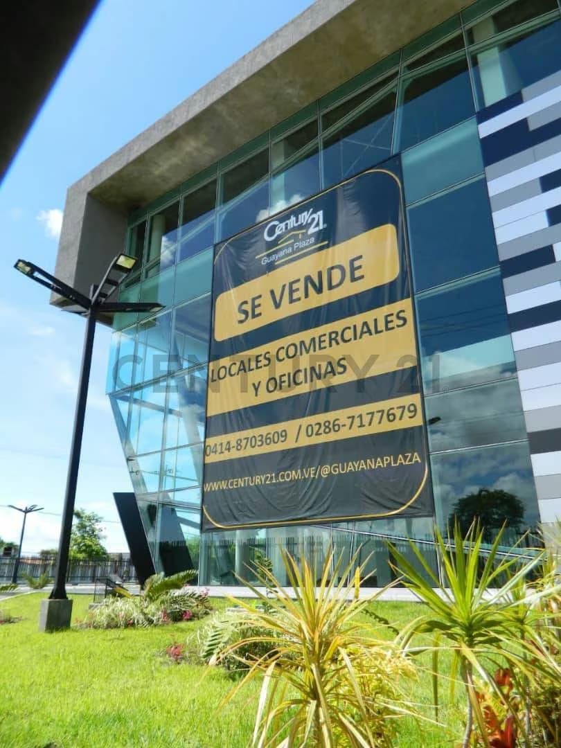 CENTRO COMERCIAL EN VENTA C.C Suata, Unare II Calle Neveri - 17