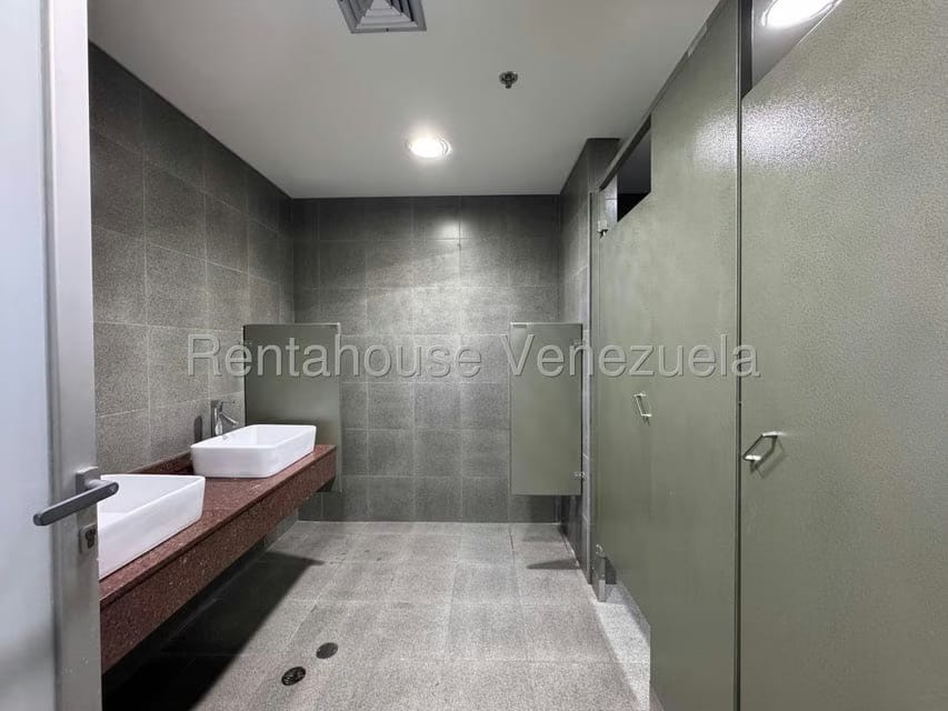 Comercial (Oficina) en Venta en Los Dos Caminos, Distrito Metropolitano - 11