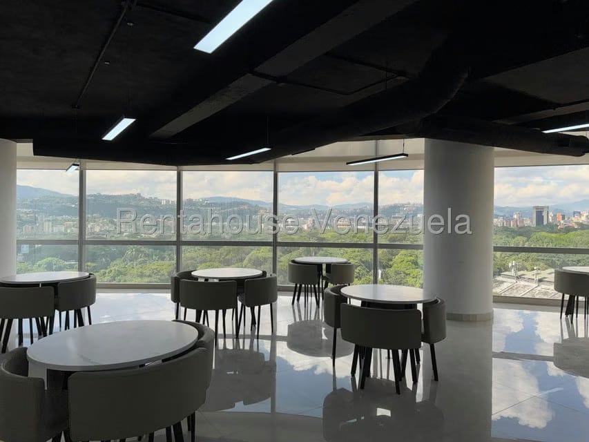 Comercial (Oficina) en Venta en Los Dos Caminos, Distrito Metropolitano - 3