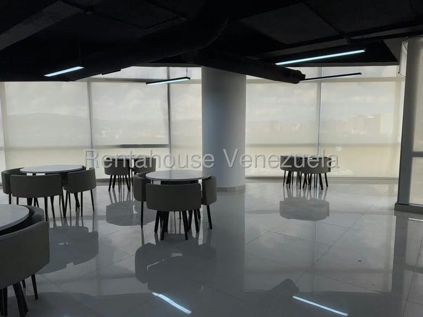 Comercial (Oficina) en Venta en Los Dos Caminos, Distrito Metropolitano - 4
