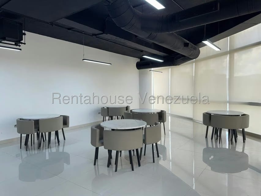 Comercial (Oficina) en Venta en Los Dos Caminos, Distrito Metropolitano - 6