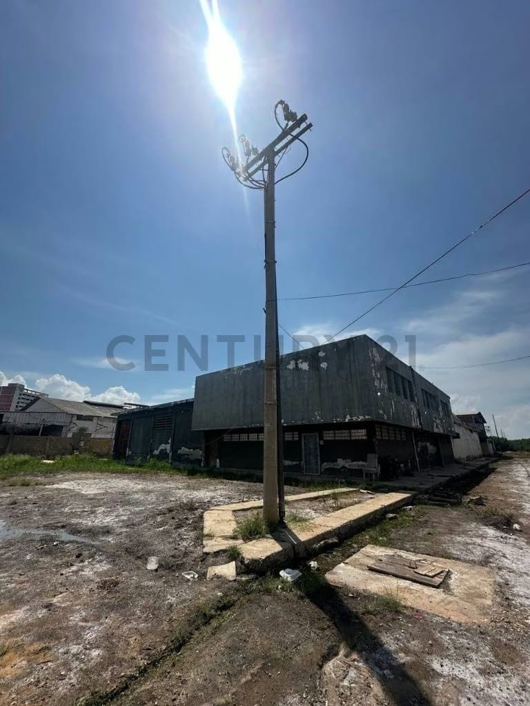 Galpon Industrial Comercial en Venta en Los Haticos, Maracaibo - 2
