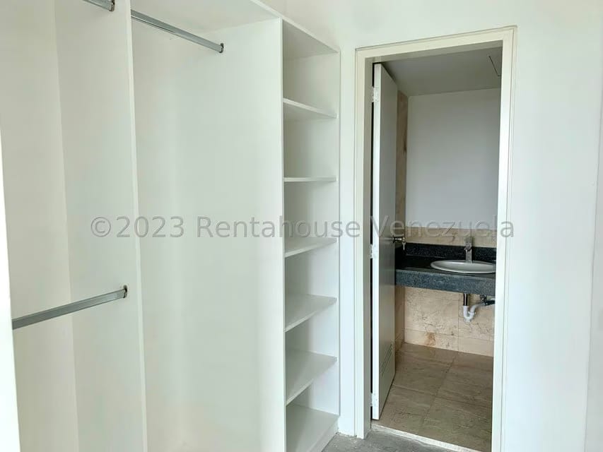 Apartamento (1 Nivel) en Venta en La Lagunita Country Club, Distrito Metropolitano - 17