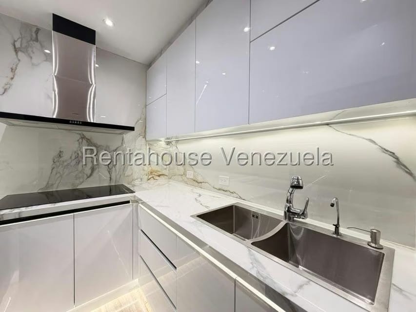 Apartamento (1 Nivel) en Alquiler en La Castellana, Distrito Metropolitano - 12