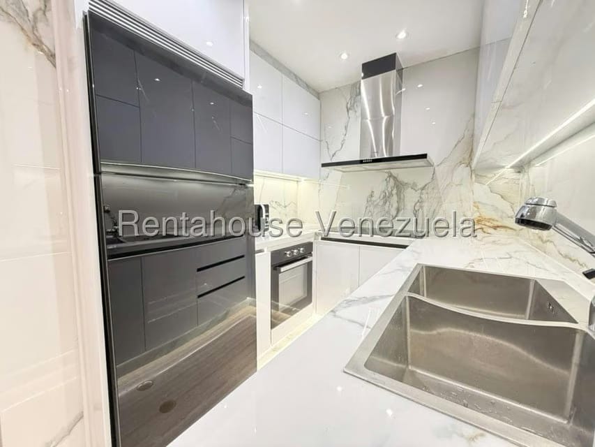 Apartamento (1 Nivel) en Alquiler en La Castellana, Distrito Metropolitano - 13