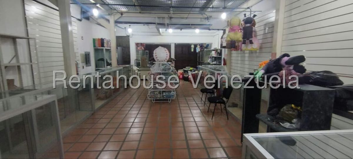 Comercial (Edificio) en Alquiler en Petare, Distrito Metropolitano - 2