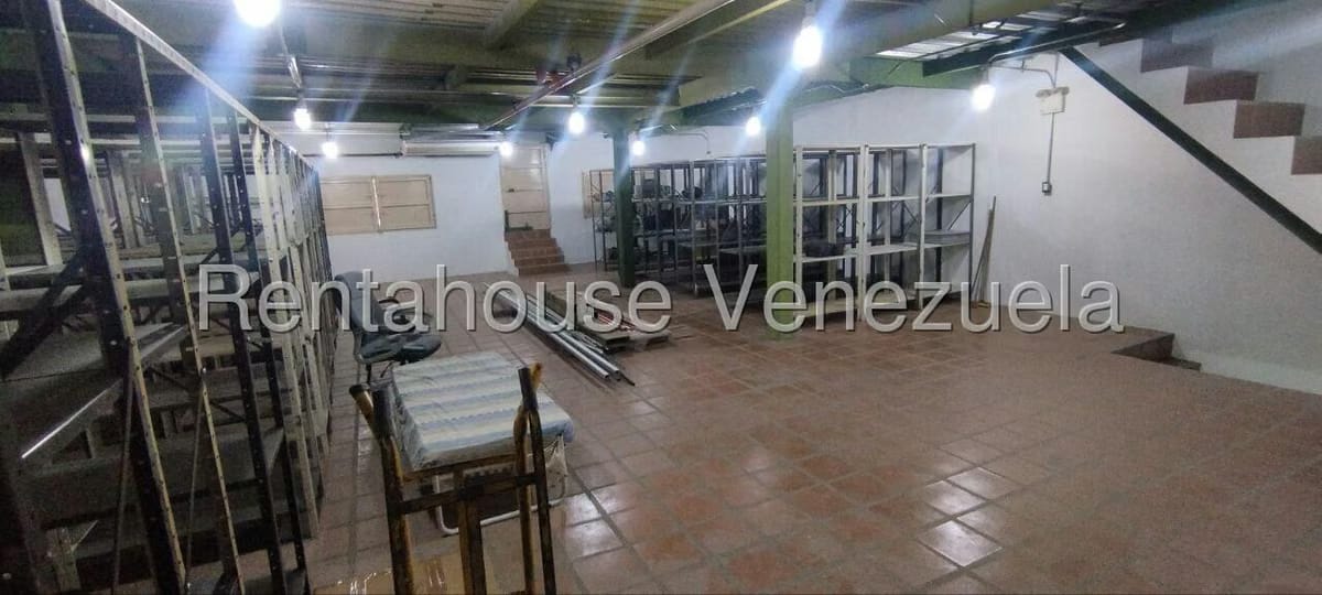 Comercial (Edificio) en Alquiler en Petare, Distrito Metropolitano - 14