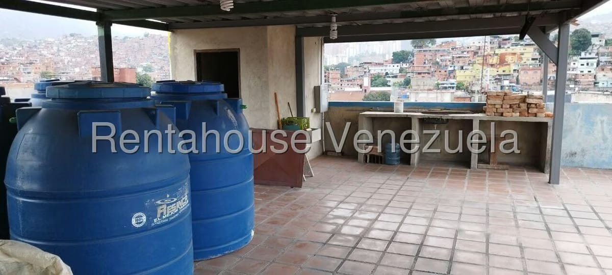 Comercial (Edificio) en Alquiler en Petare, Distrito Metropolitano - 19