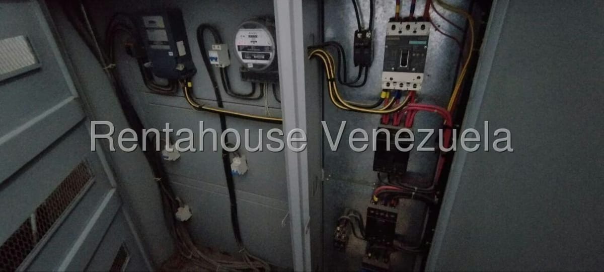 Comercial (Edificio) en Alquiler en Petare, Distrito Metropolitano - 22