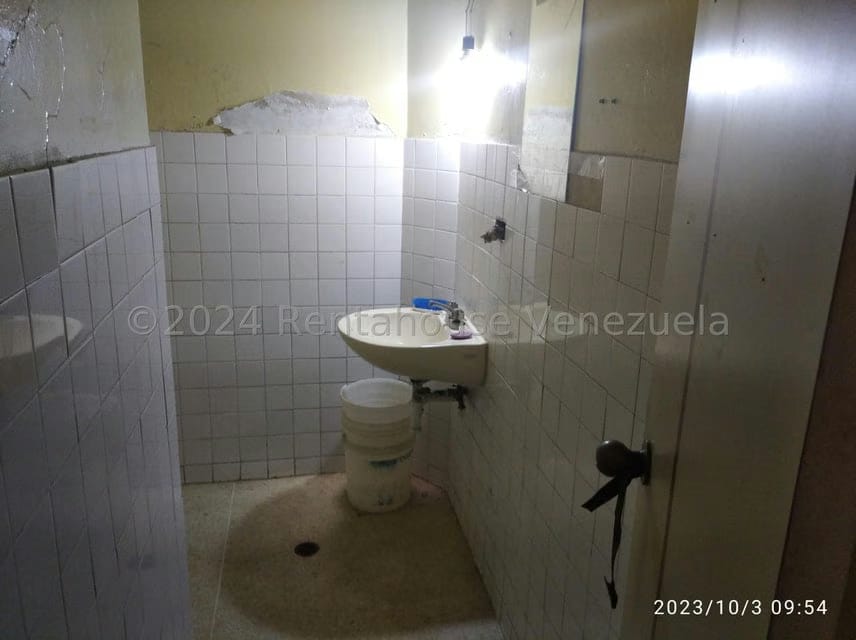 Comercial (Local Comercial) en Alquiler en El Paraiso, Distrito Metropolitano - 13