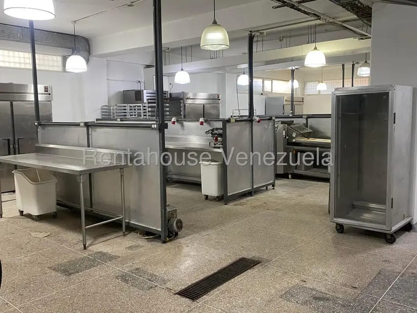 Comercial (Industrial) en Alquiler en La Urbina, Distrito Metropolitano - 7