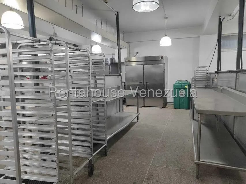 Comercial (Industrial) en Alquiler en La Urbina, Distrito Metropolitano - 9