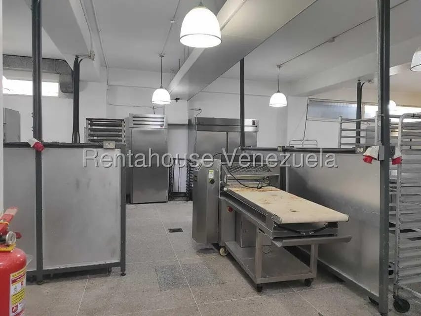 Comercial (Industrial) en Alquiler en La Urbina, Distrito Metropolitano - 10