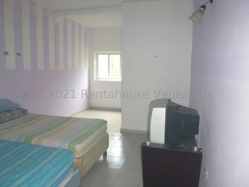 Casa (Duplex) en Venta en Club de Campo, Miranda - 23