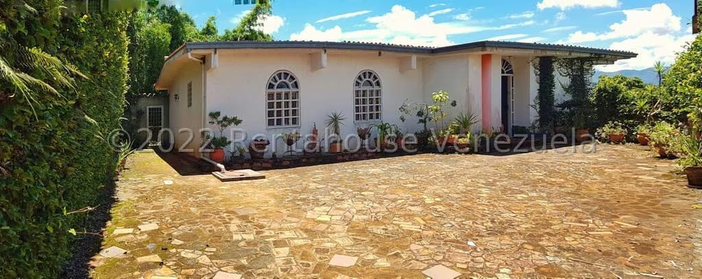 Casa (Duplex) en Venta en Gavilan, Distrito Metropolitano