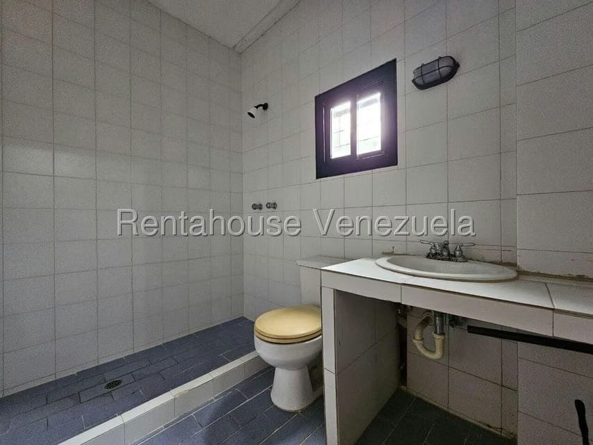Comercial (Edificio) en Venta en Caicaguana, Distrito Metropolitano - 33