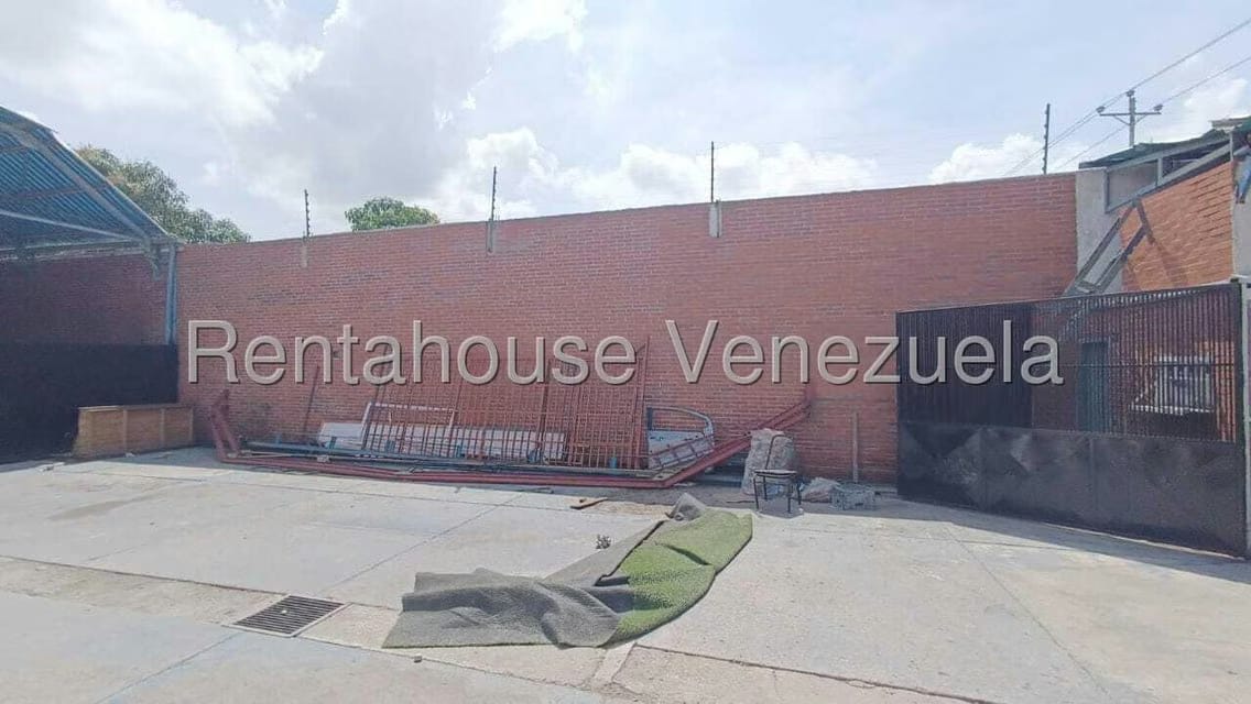 Comercial (Galpon - Deposito) en Venta en Avenida Libertador, Lara - 18