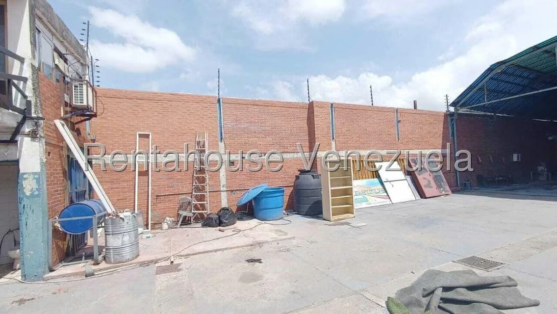 Comercial (Galpon - Deposito) en Venta en Avenida Libertador, Lara - 21