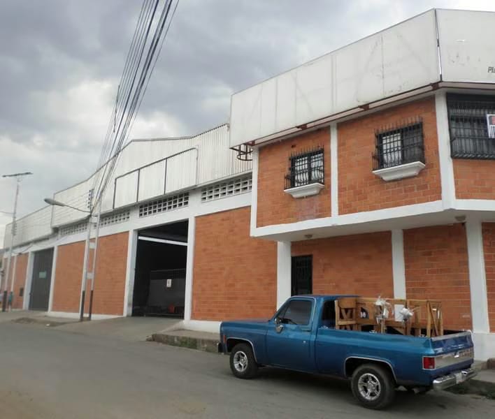 Comercial (Galpon - Deposito) en Venta en Centro, Aragua - 16