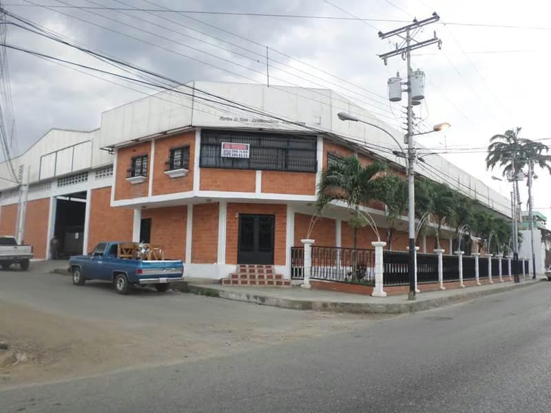 Comercial (Galpon - Deposito) en Venta en Centro, Aragua - 4