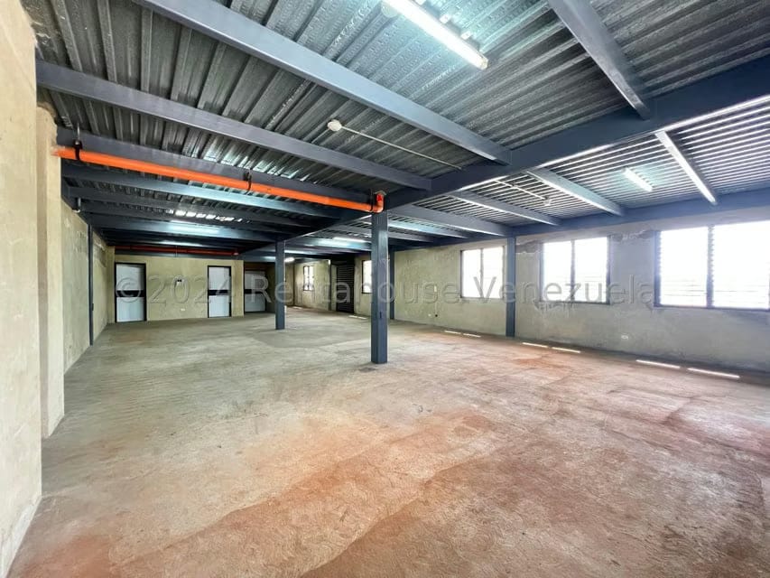 Comercial (Local Comercial) en Alquiler en Petare, Distrito Metropolitano - 2