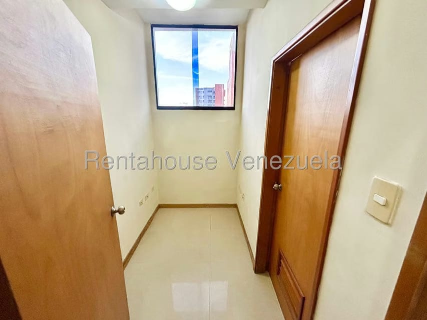 Apartamento (1 Nivel) en Venta en Del Este, Lara - 11