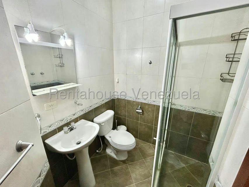 Apartamento (1 Nivel) en Venta en Del Este, Lara - 16