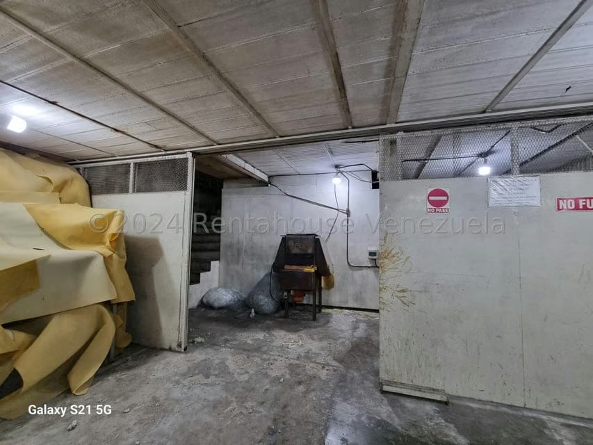 Comercial (Local Comercial) en Venta en Los Rosales, Distrito Metropolitano - 11