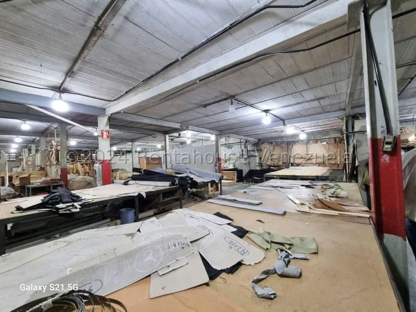 Comercial (Local Comercial) en Venta en Los Rosales, Distrito Metropolitano - 42