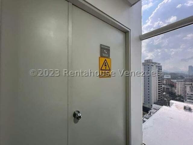 Comercial (Local Comercial) en Alquiler en El Recreo, Distrito Metropolitano - 17