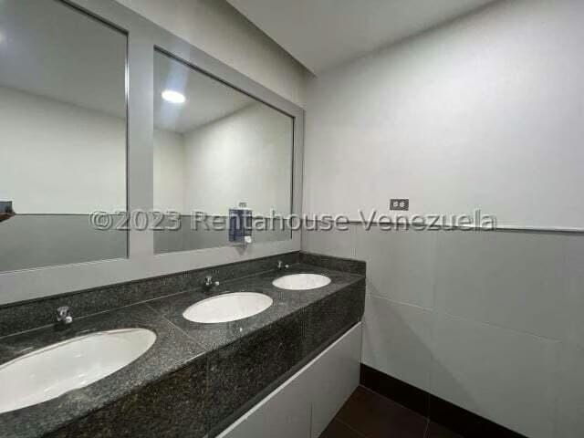 Comercial (Local Comercial) en Alquiler en El Recreo, Distrito Metropolitano - 20