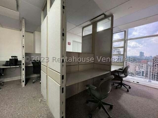 Comercial (Local Comercial) en Alquiler en El Recreo, Distrito Metropolitano - 9