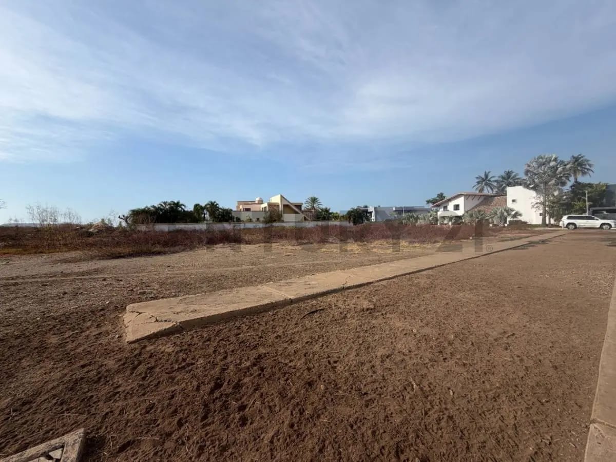 EN VENTA PARCELA EN LECHERIA C R LAS VILLAS CAMPO DE GOLF - 2