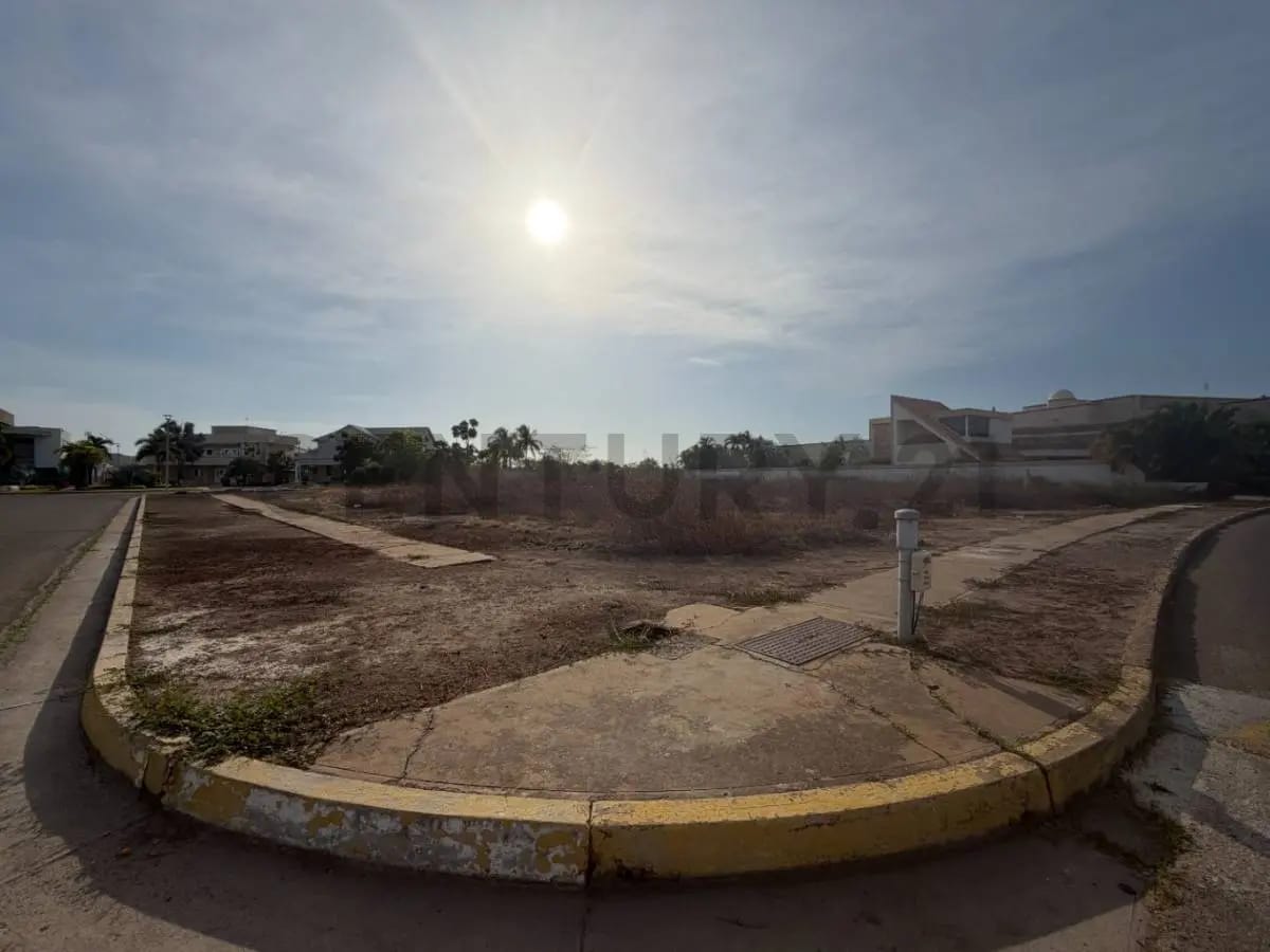 EN VENTA PARCELA EN LECHERIA C R LAS VILLAS CAMPO DE GOLF - 3