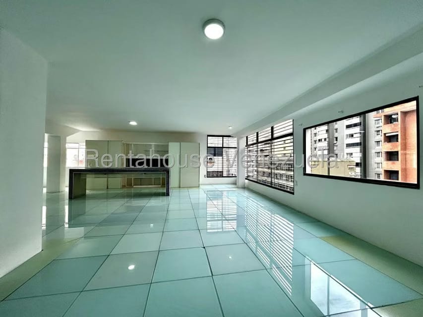 Apartamento (1 Nivel) en Alquiler en Los Palos Grandes, Distrito Metropolitano - 6