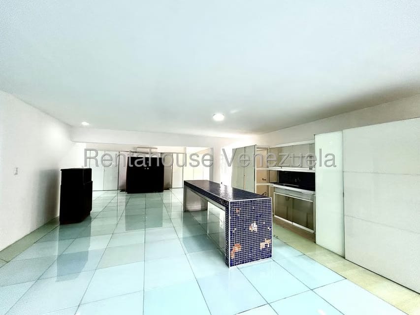Apartamento (1 Nivel) en Alquiler en Los Palos Grandes, Distrito Metropolitano - 8