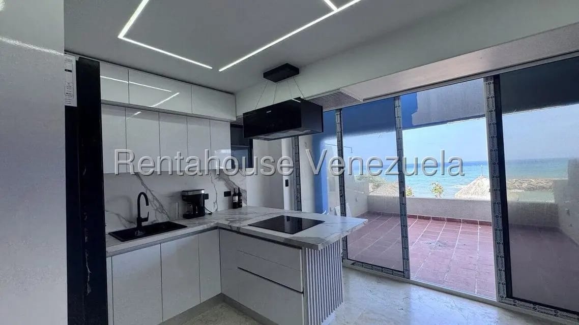 Apartamento (1 Nivel) en Venta en Playa Grande, Vargas - 3