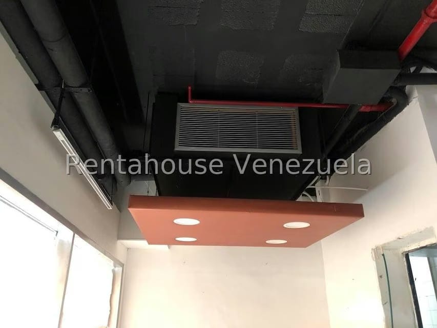 Comercial (Local Comercial) en Alquiler en La Castellana, Distrito Metropolitano - 11