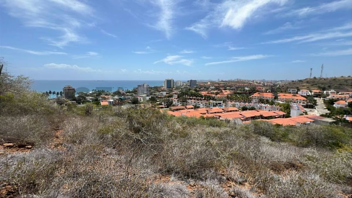 Venta terreno con vista al mar en Pampatar - Margarita - 4
