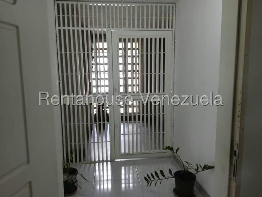 Apartamento (1 Nivel) en Venta en El Valle, Distrito Metropolitano - 2