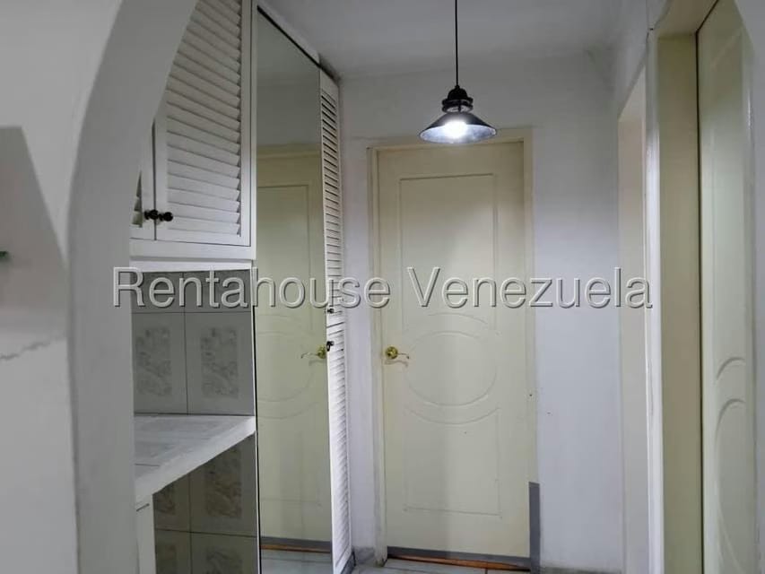 Apartamento (1 Nivel) en Venta en El Valle, Distrito Metropolitano - 16