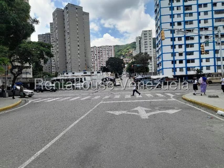 Apartamento (1 Nivel) en Venta en El Valle, Distrito Metropolitano - 21