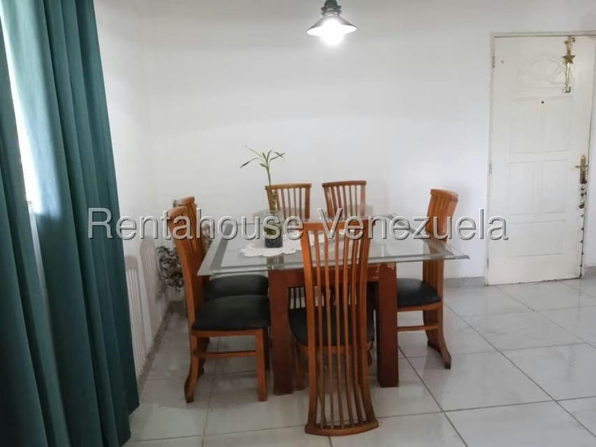 Apartamento (1 Nivel) en Venta en El Valle, Distrito Metropolitano - 5