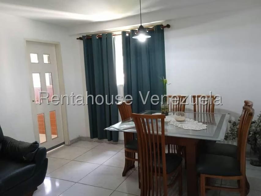 Apartamento (1 Nivel) en Venta en El Valle, Distrito Metropolitano - 7