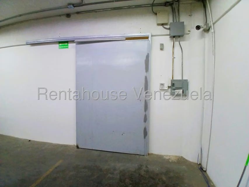 Comercial (Galpon - Deposito) en Alquiler en Los Cortijos de Lourdes, Distrito Metropolitano - 6