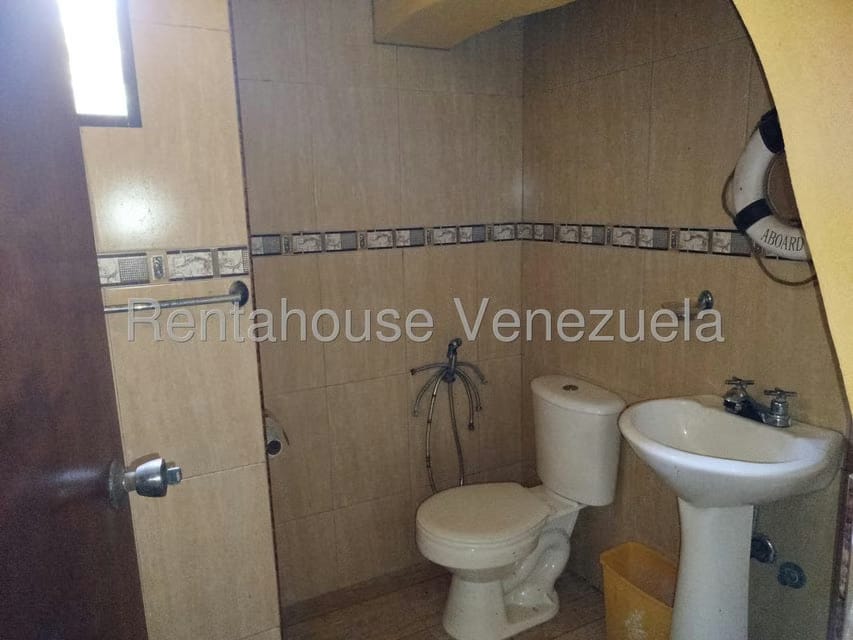 Casa (Multipes Niveles) en Venta en El Amarillo, Miranda - 19